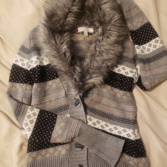 Between me & you sweater. - Picture 3 of 4